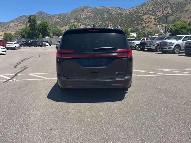 used 2023 Chrysler Pacifica Hybrid car, priced at $28,182