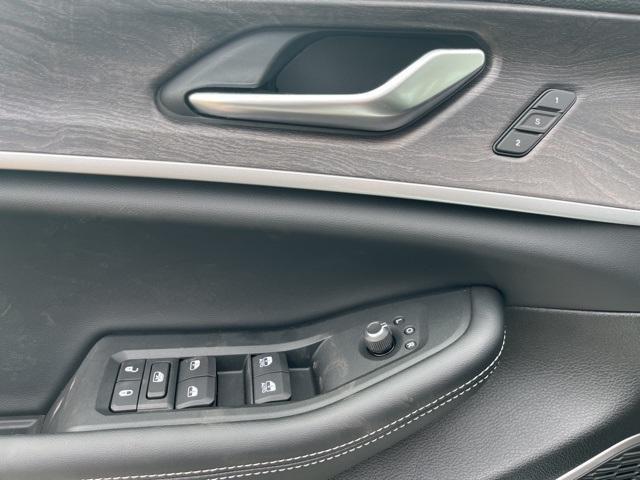 new 2025 Jeep Grand Cherokee L car, priced at $54,710