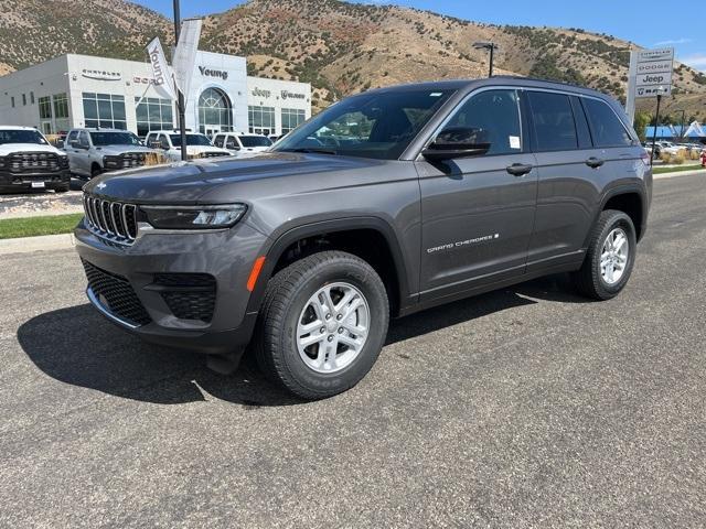 new 2025 Jeep Grand Cherokee car, priced at $33,646