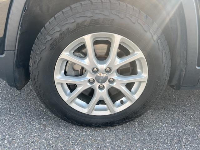 used 2018 Jeep Cherokee car, priced at $13,000