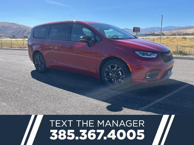 new 2026 Chrysler Pacifica car, priced at $42,995