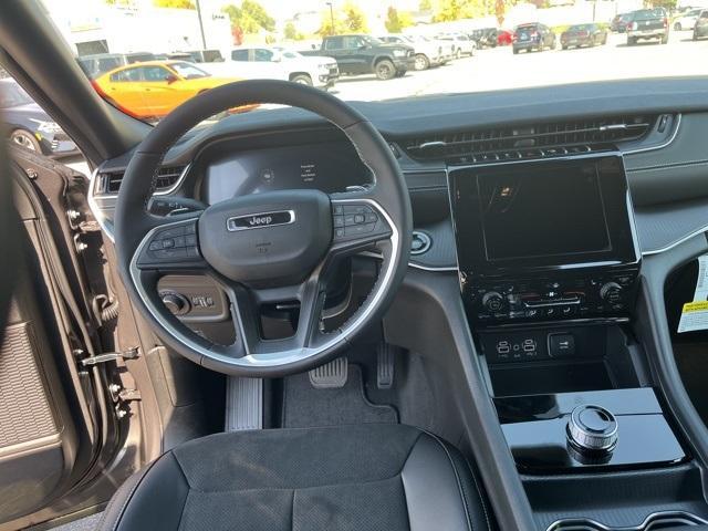 new 2025 Jeep Grand Cherokee car, priced at $40,580