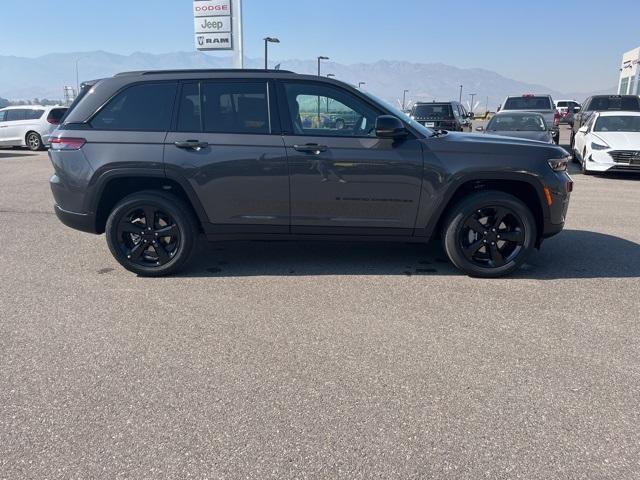 new 2025 Jeep Grand Cherokee car, priced at $40,580