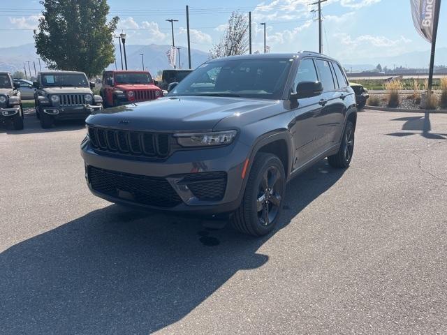 new 2025 Jeep Grand Cherokee car, priced at $40,580