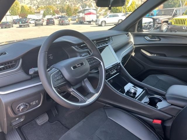 new 2025 Jeep Grand Cherokee car, priced at $40,580