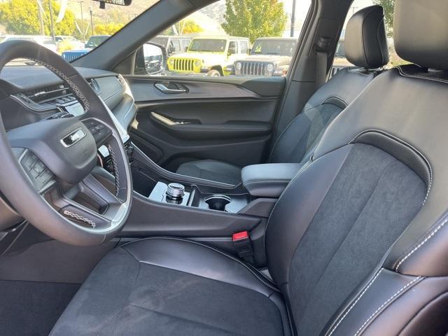 new 2025 Jeep Grand Cherokee car, priced at $40,580
