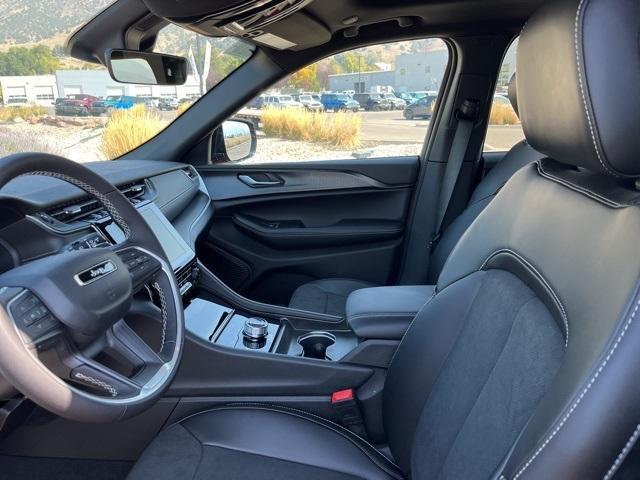 new 2025 Jeep Grand Cherokee car, priced at $40,580