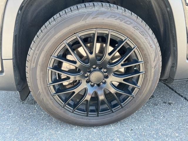used 2019 Jeep Cherokee car, priced at $18,006