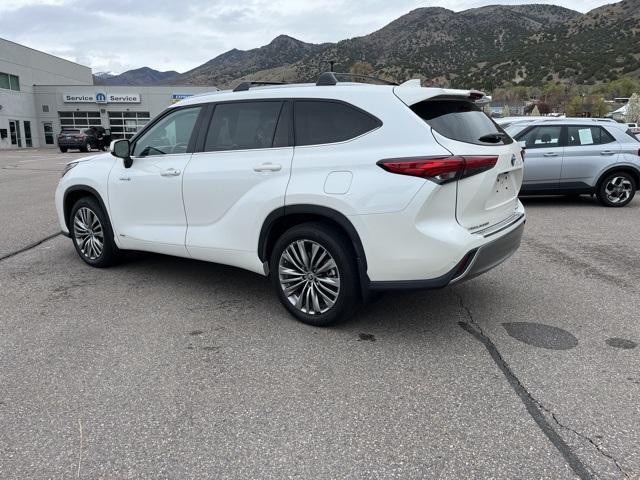 used 2021 Toyota Highlander Hybrid car, priced at $37,000