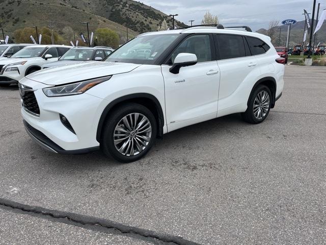 used 2021 Toyota Highlander Hybrid car, priced at $37,000
