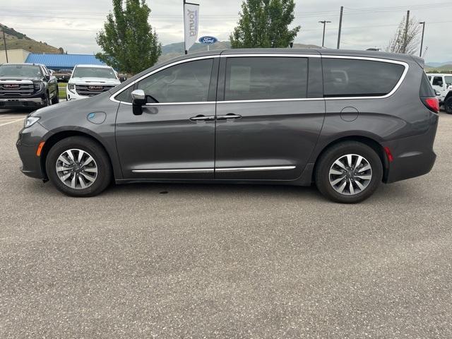 used 2023 Chrysler Pacifica Hybrid car, priced at $28,615