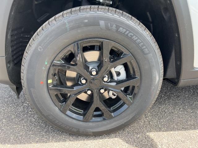 new 2025 Jeep Grand Cherokee car, priced at $38,650