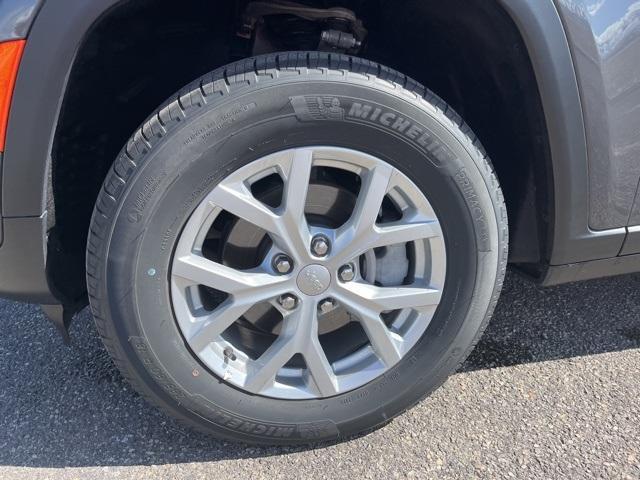 used 2024 Jeep Grand Cherokee car, priced at $42,000