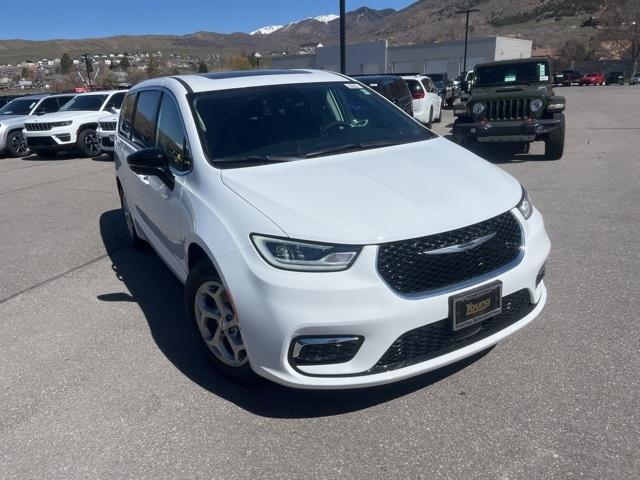 new 2024 Chrysler Pacifica car, priced at $46,544