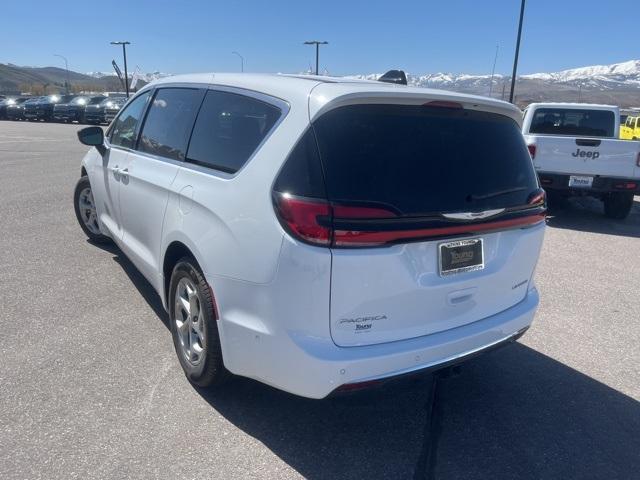 new 2024 Chrysler Pacifica car, priced at $46,544