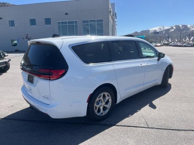 new 2024 Chrysler Pacifica car, priced at $46,544