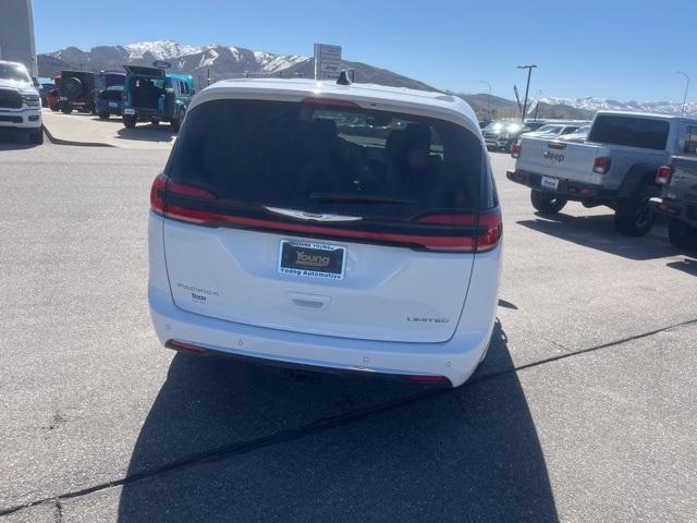new 2024 Chrysler Pacifica car, priced at $46,544