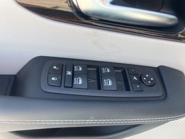 new 2024 Chrysler Pacifica car, priced at $46,544