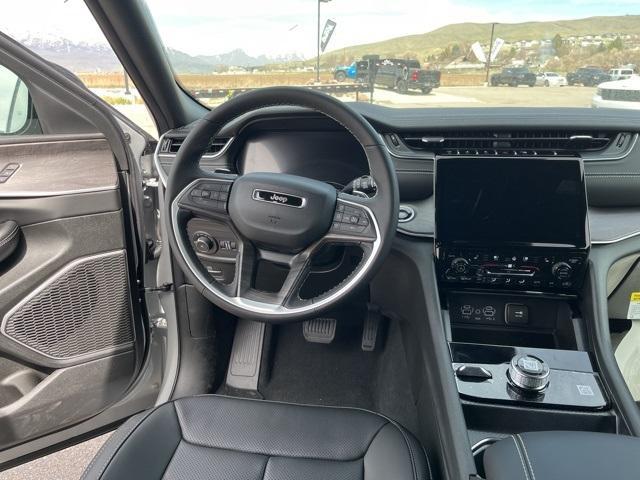 new 2025 Jeep Grand Cherokee car, priced at $49,964