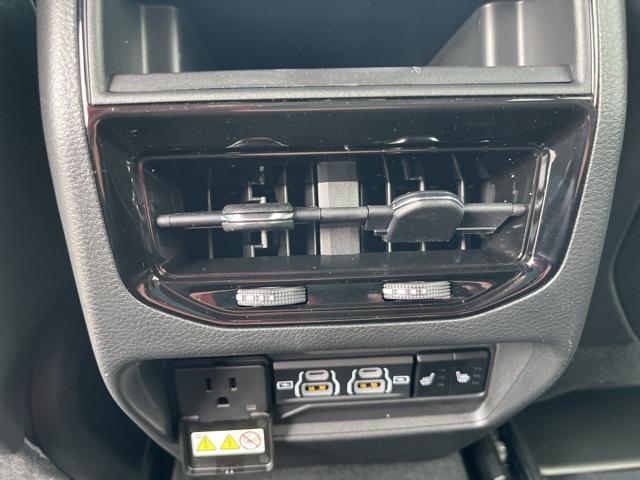 new 2025 Jeep Grand Cherokee car, priced at $49,964