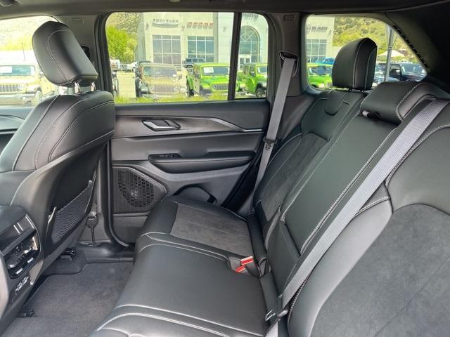 new 2025 Jeep Grand Cherokee car, priced at $43,110