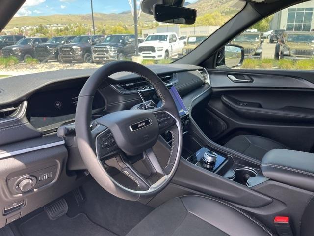 new 2025 Jeep Grand Cherokee car, priced at $43,110