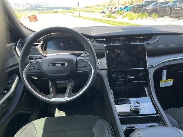 new 2025 Jeep Grand Cherokee car, priced at $43,110