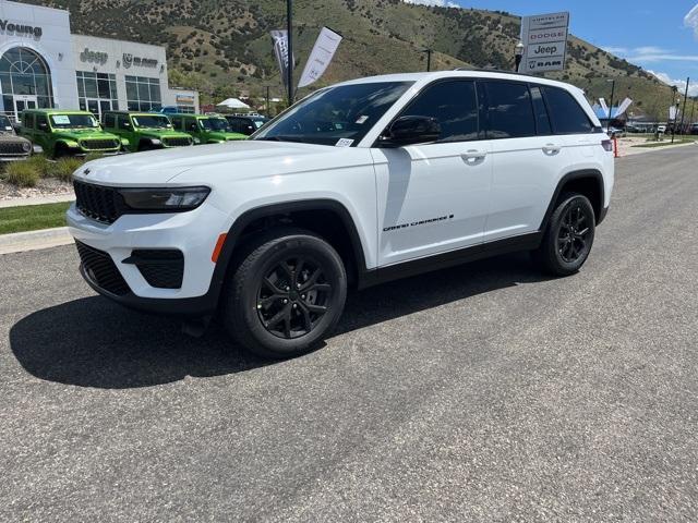 new 2025 Jeep Grand Cherokee car, priced at $43,110