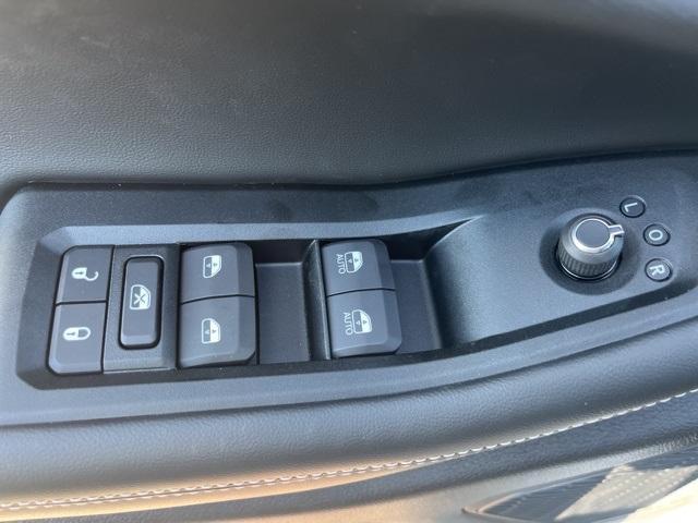 new 2025 Jeep Grand Cherokee car, priced at $33,646