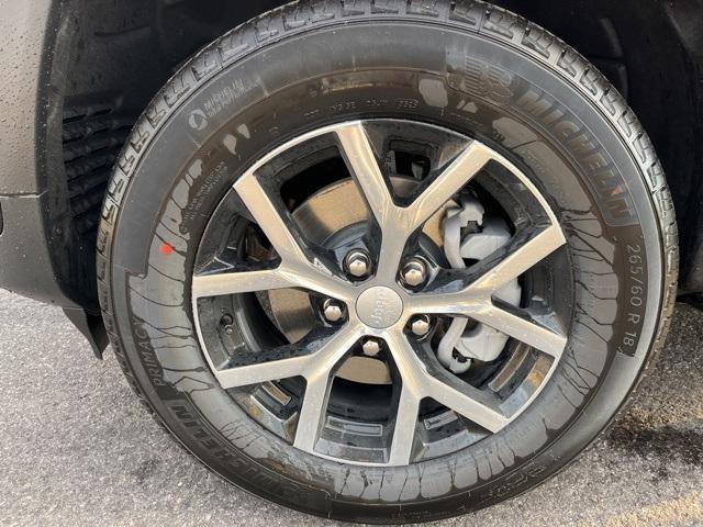 new 2025 Jeep Grand Cherokee car, priced at $44,560