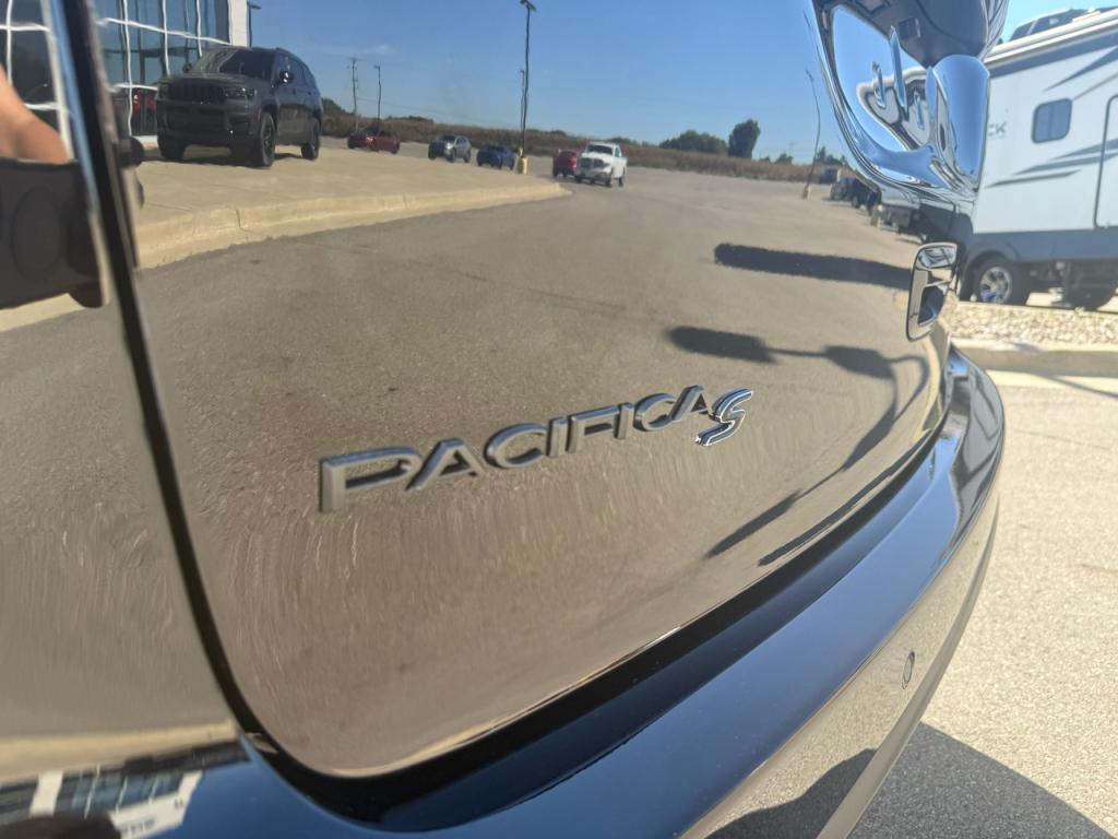 new 2026 Chrysler Pacifica car, priced at $47,385