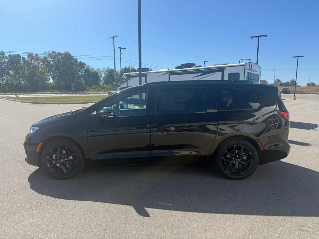 new 2026 Chrysler Pacifica car, priced at $47,385