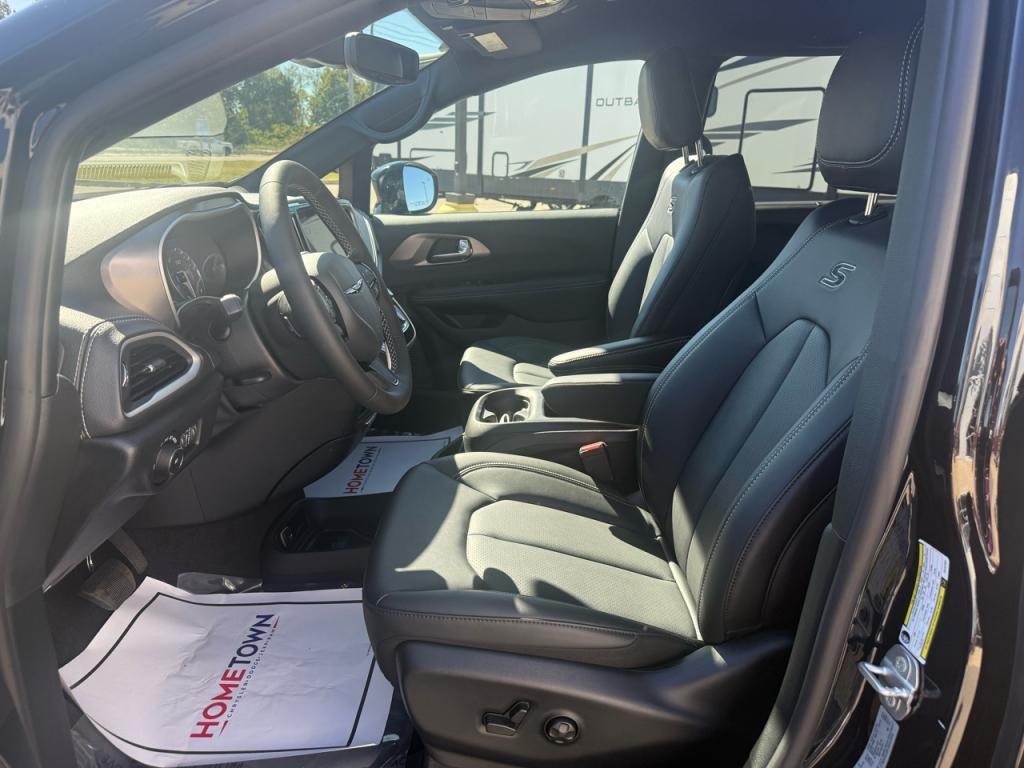 new 2026 Chrysler Pacifica car, priced at $47,385