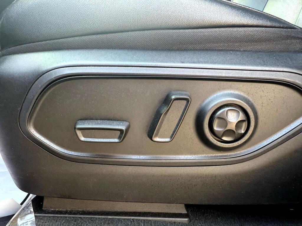 used 2023 Jeep Grand Cherokee car, priced at $32,995