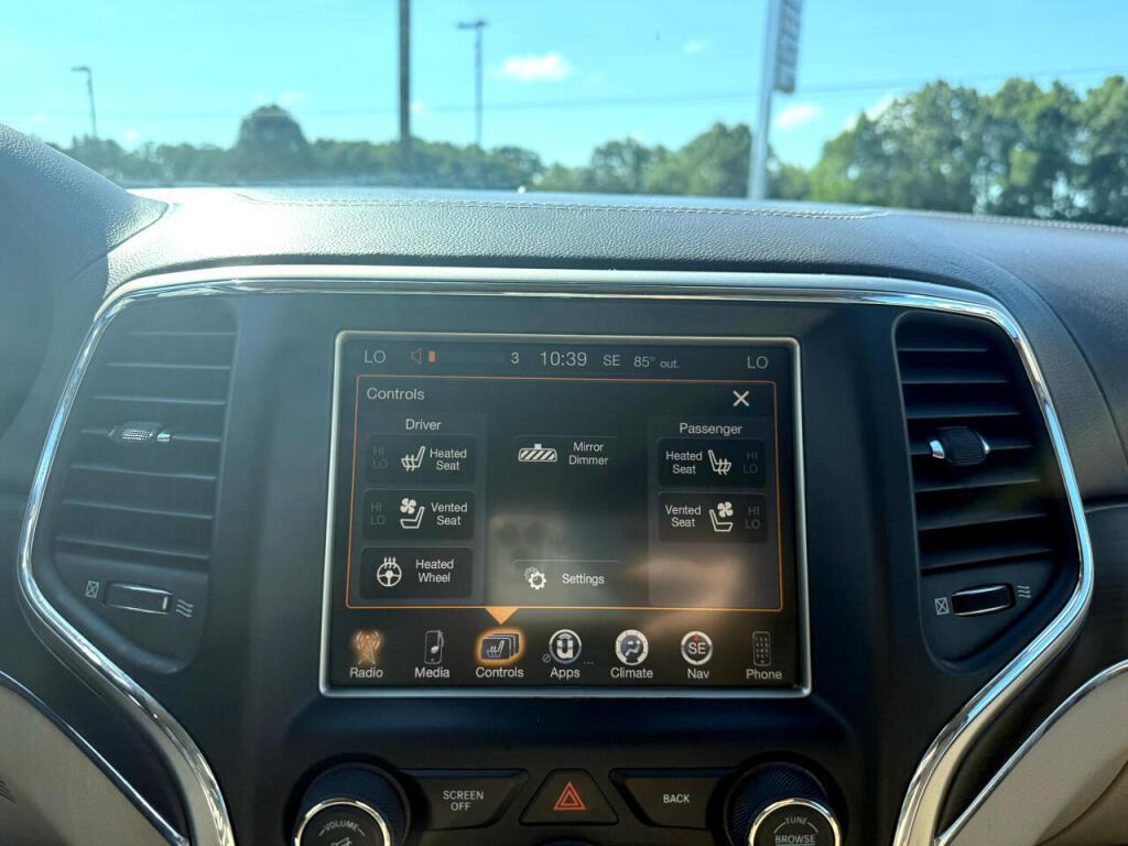 used 2015 Jeep Grand Cherokee car, priced at $8,995