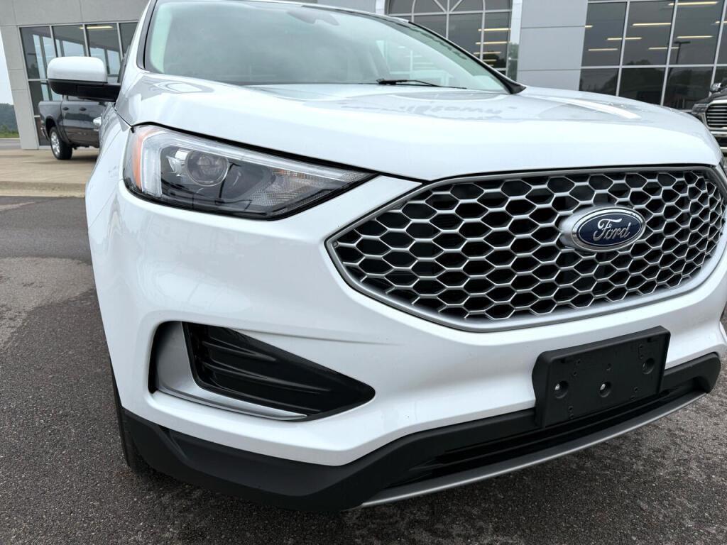 used 2024 Ford Edge car, priced at $25,649
