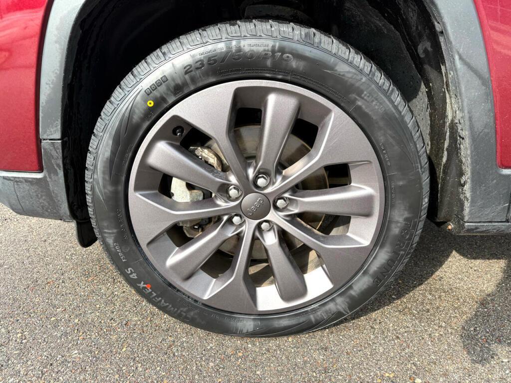 used 2021 Jeep Cherokee car, priced at $24,995