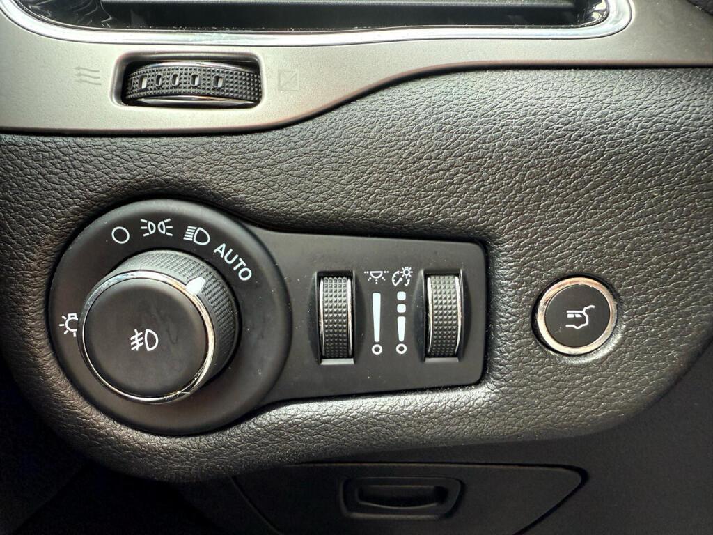 used 2021 Jeep Cherokee car, priced at $24,995
