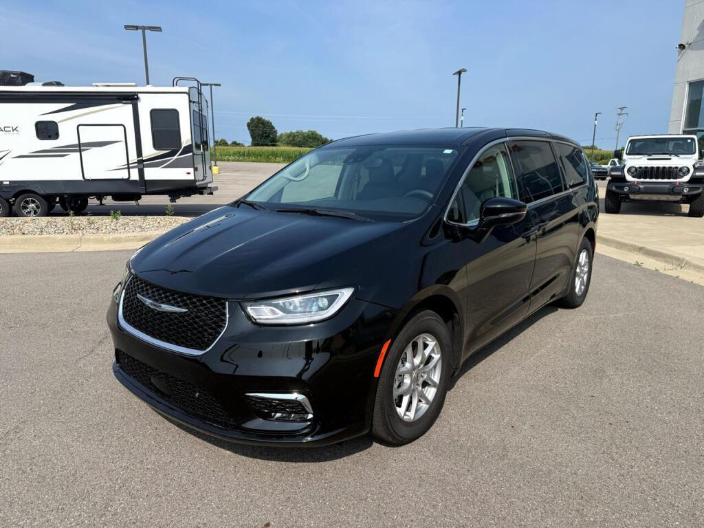 used 2024 Chrysler Pacifica car, priced at $33,495