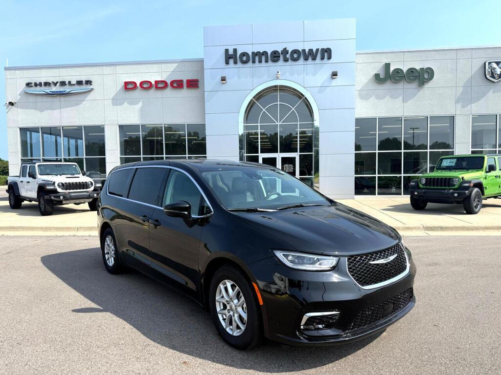 used 2024 Chrysler Pacifica car, priced at $35,995