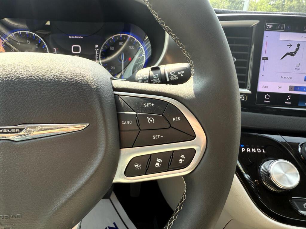 used 2024 Chrysler Pacifica car, priced at $33,495