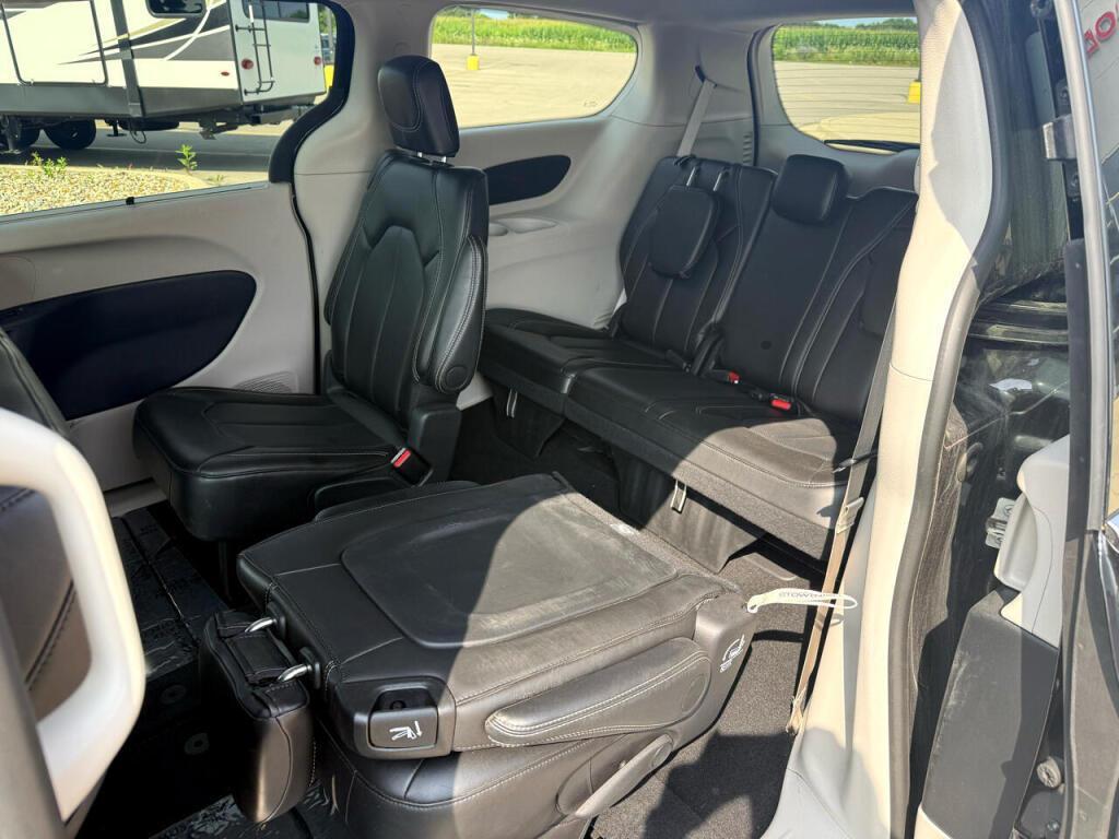 used 2024 Chrysler Pacifica car, priced at $33,495