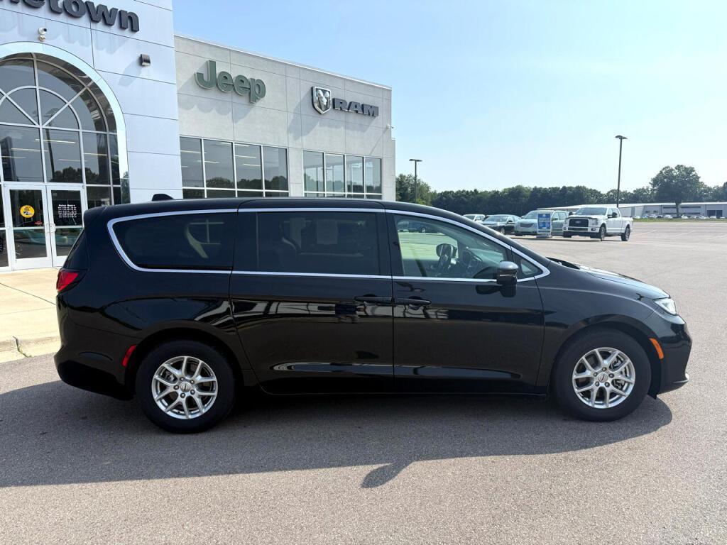 used 2024 Chrysler Pacifica car, priced at $33,495