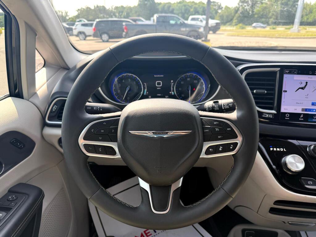 used 2024 Chrysler Pacifica car, priced at $33,495