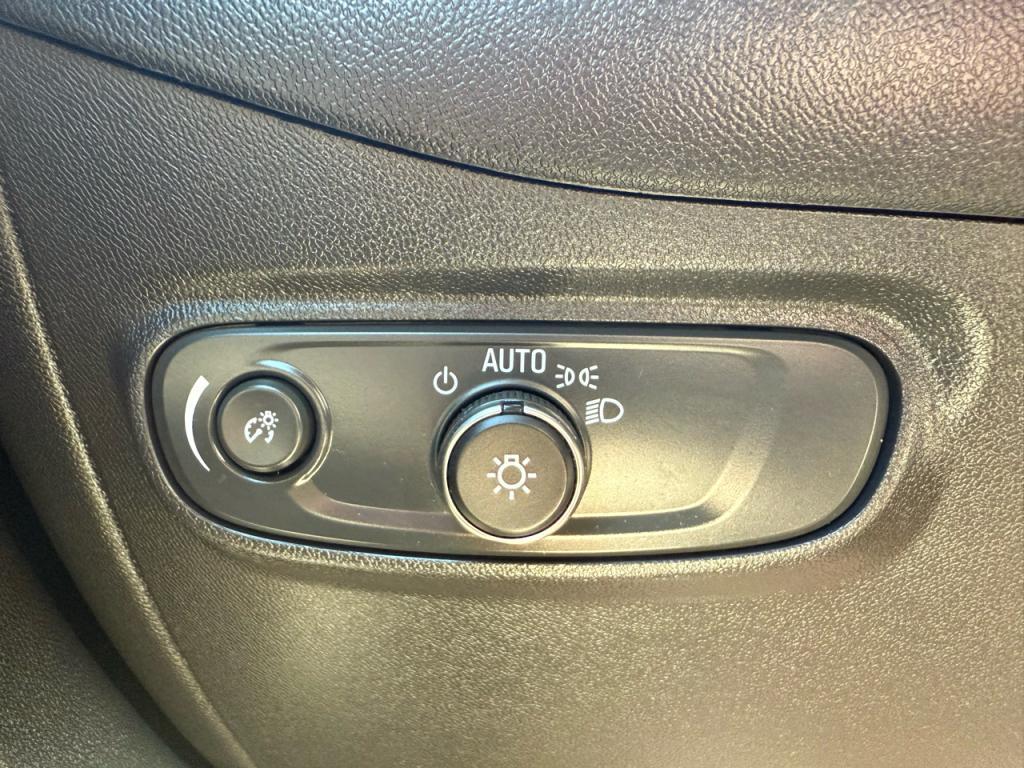 used 2024 Chevrolet Equinox car, priced at $25,288