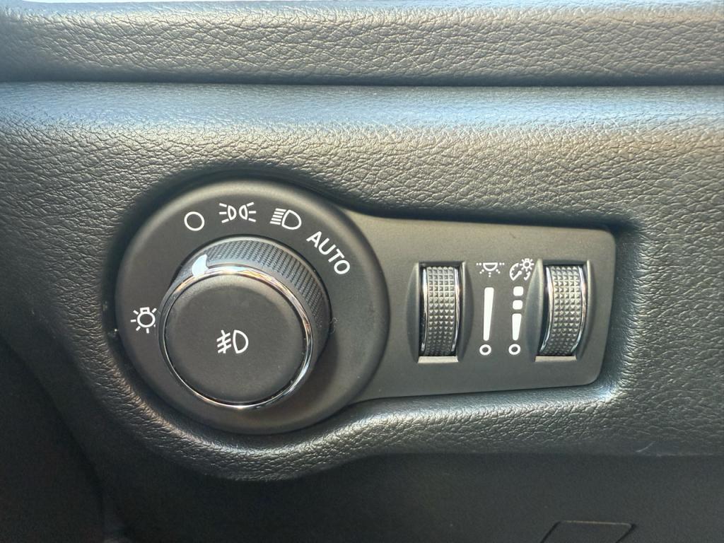 new 2026 Chrysler Pacifica car, priced at $43,918