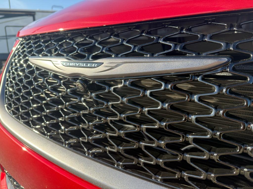 new 2026 Chrysler Pacifica car, priced at $43,918