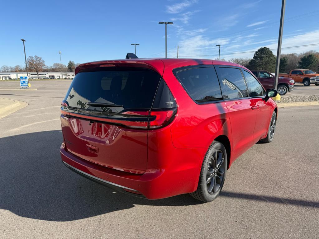 new 2026 Chrysler Pacifica car, priced at $43,918