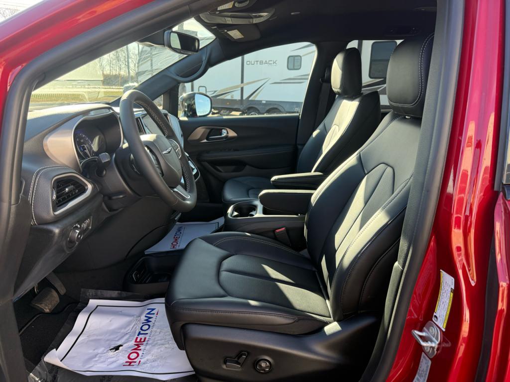 new 2026 Chrysler Pacifica car, priced at $43,918