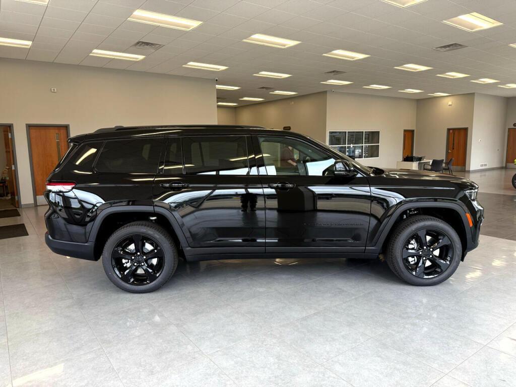 new 2025 Jeep Grand Cherokee L car, priced at $52,404